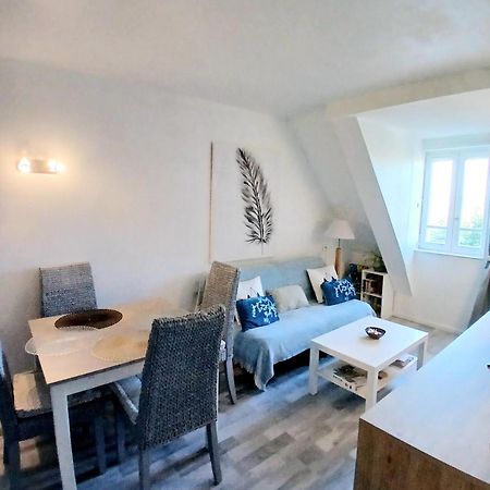 קאבורג Cosy Appartement Dans Une Villa Avec Piscine, Proche Du Centre Et De La Mer מראה חיצוני תמונה