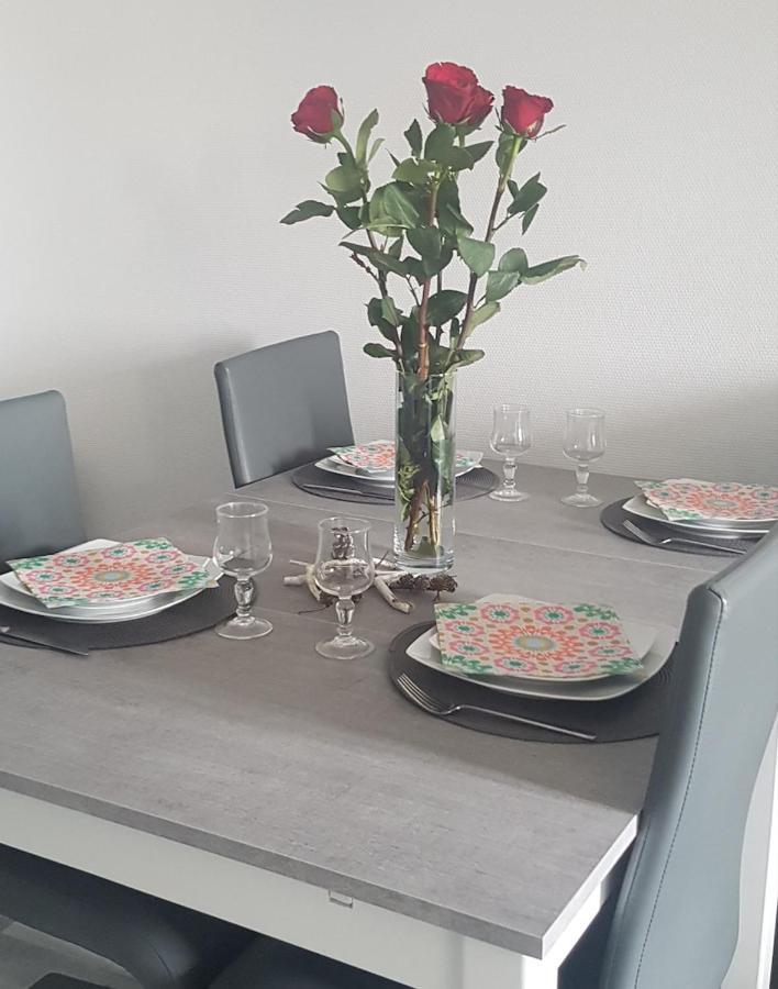 קאבורג Cosy Appartement Dans Une Villa Avec Piscine, Proche Du Centre Et De La Mer מראה חיצוני תמונה