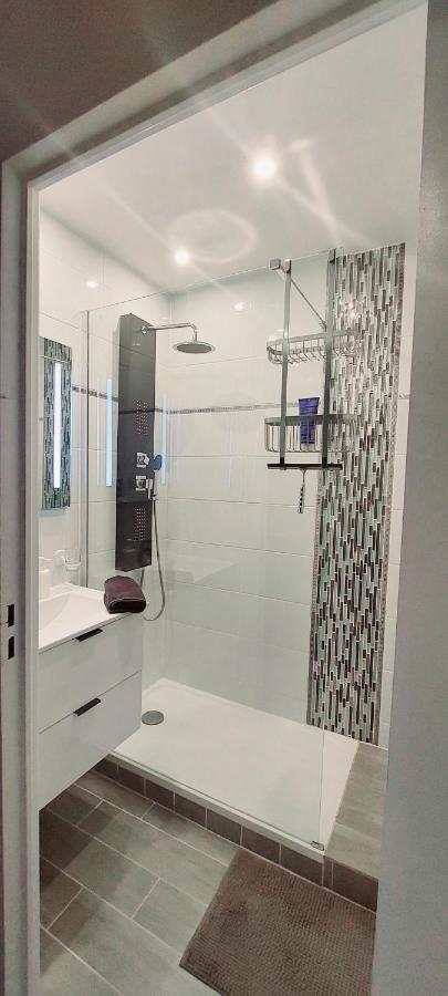 קאבורג Cosy Appartement Dans Une Villa Avec Piscine, Proche Du Centre Et De La Mer מראה חיצוני תמונה