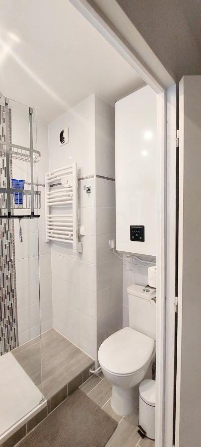 קאבורג Cosy Appartement Dans Une Villa Avec Piscine, Proche Du Centre Et De La Mer מראה חיצוני תמונה