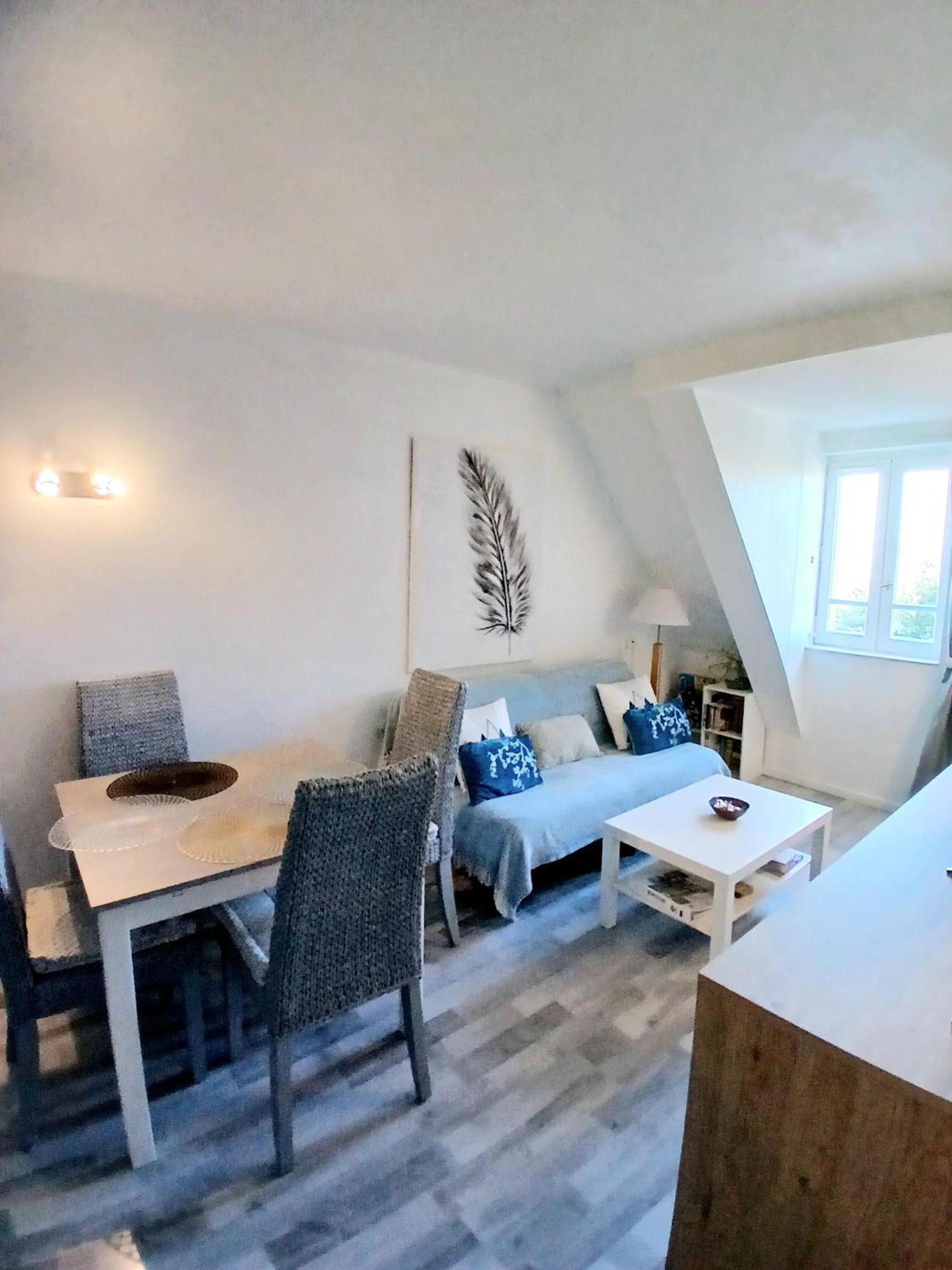 קאבורג Cosy Appartement Dans Une Villa Avec Piscine, Proche Du Centre Et De La Mer מראה חיצוני תמונה